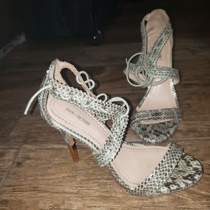 Pour la Victoire 4" sea foam green snakeskin heels
